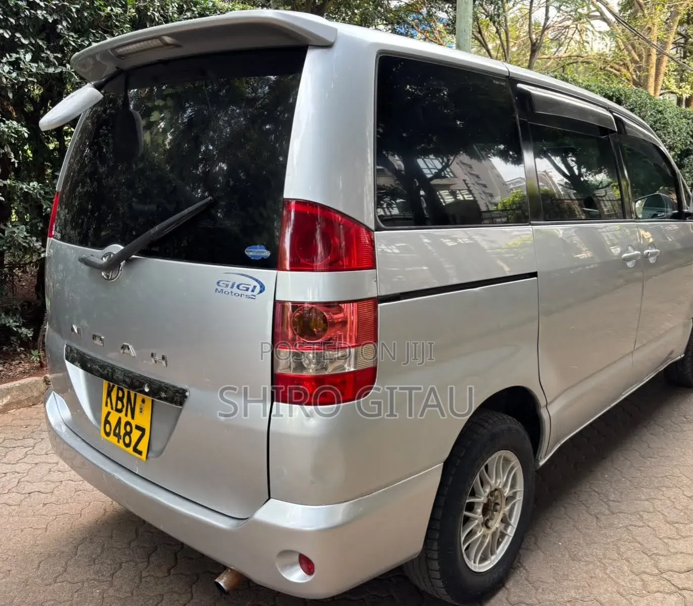 Toyota Noah 2003 Silver