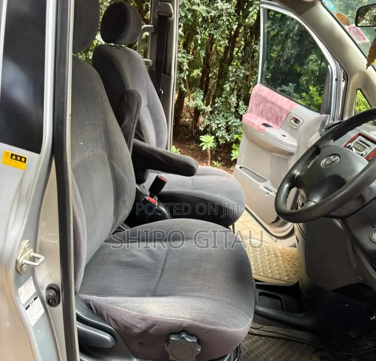 Toyota Noah 2003 Silver