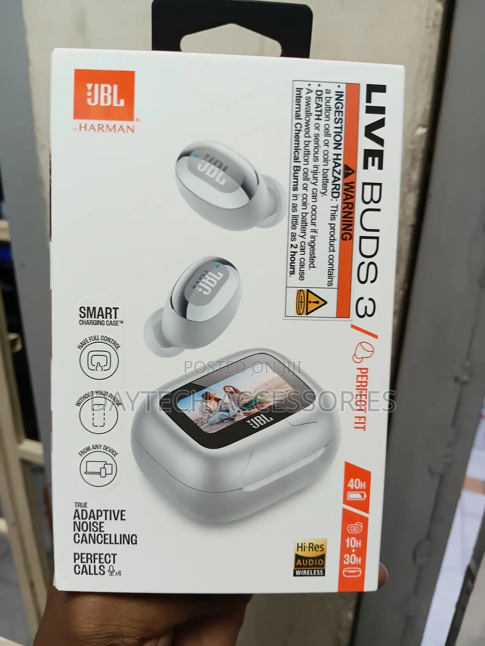 JBL Live Buds 3 True Wireless Earbuds in Silver.