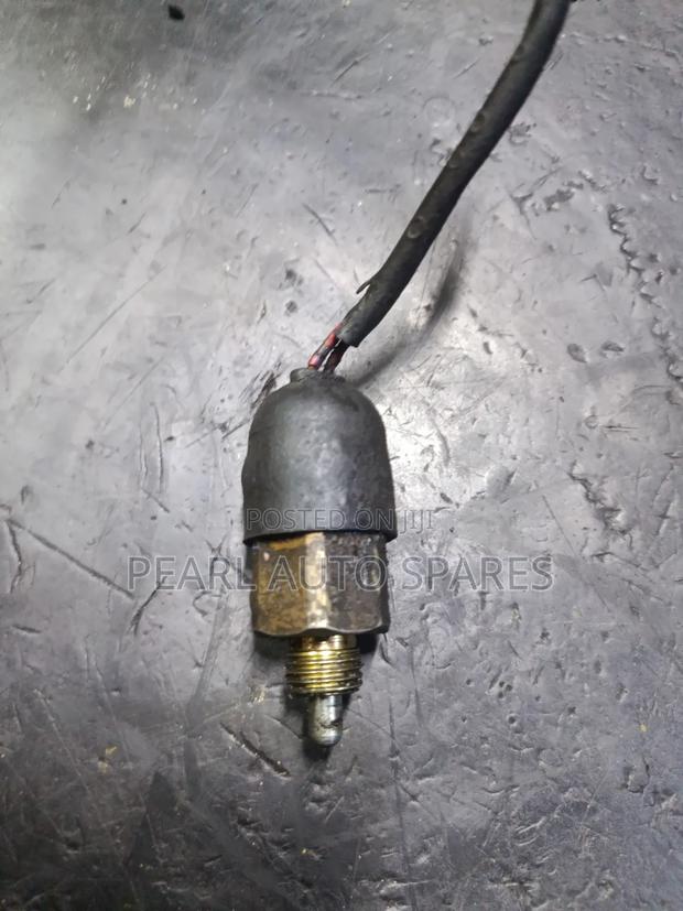 Reverse Switch Canter 4d32 - thumbnail 2