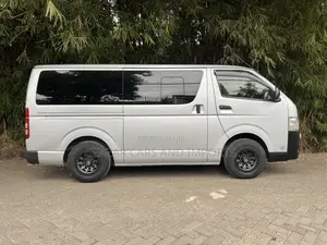 Toyota HiAce 2017 Silver