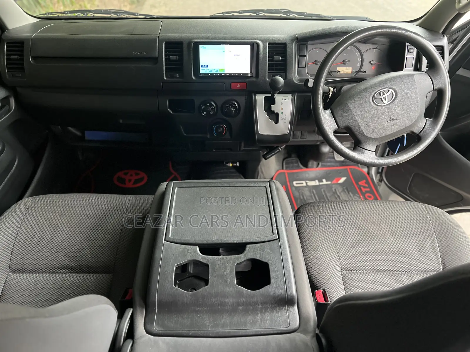 Toyota HiAce 2017 Silver