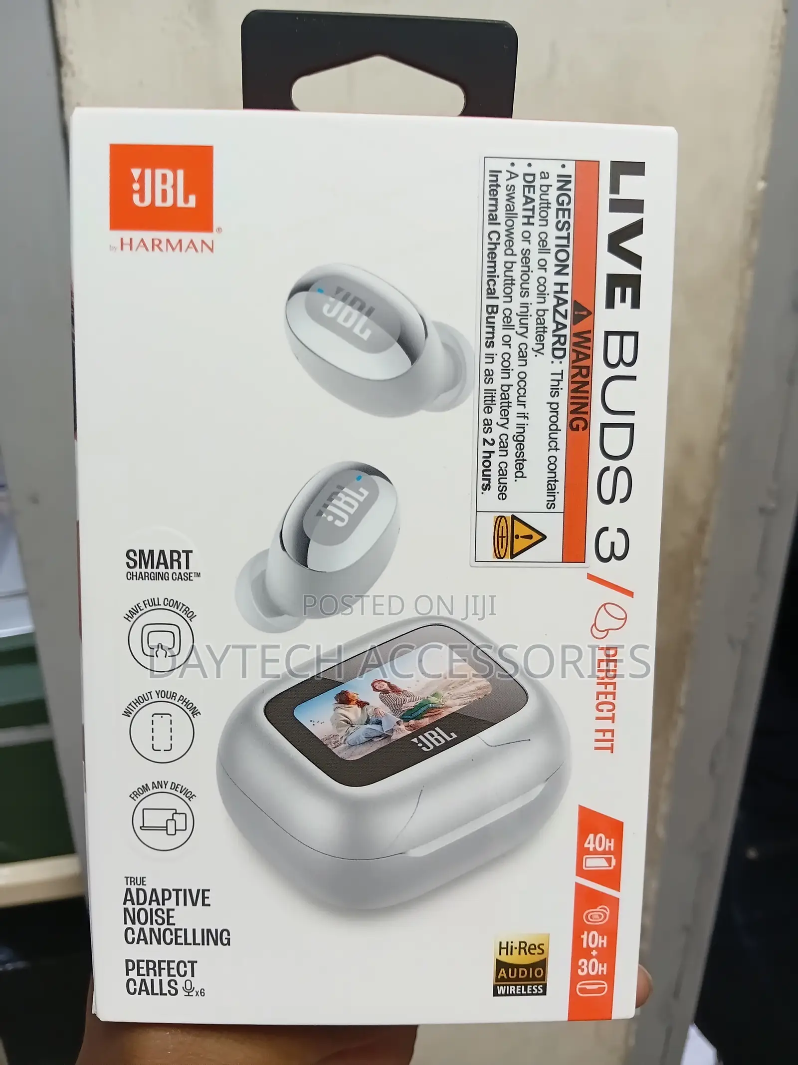 JBL Live Buds 3 Earbuds Silver-Colored Design and Smart Charging Case.
