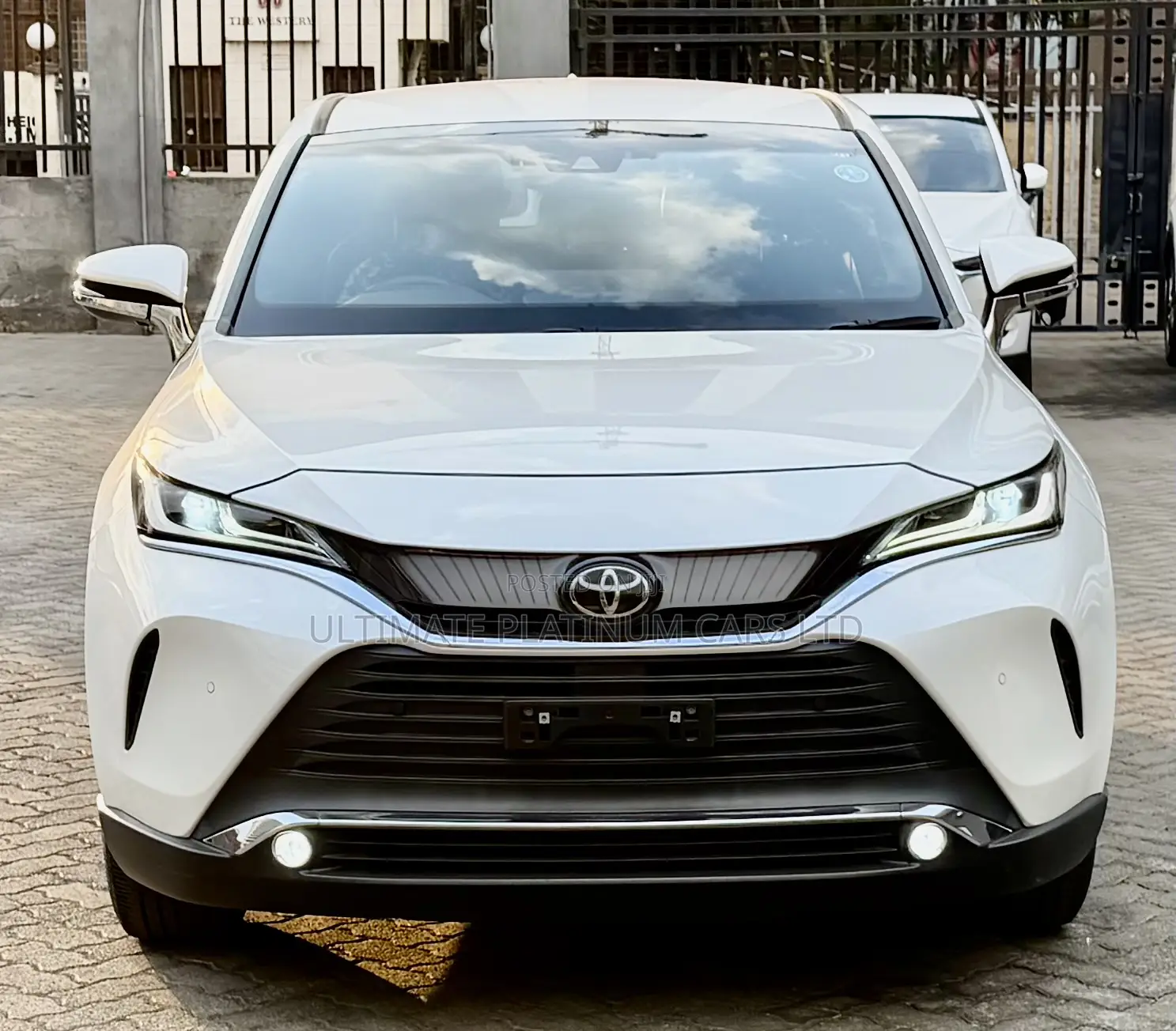 Toyota Harrier 2.0 2020 White