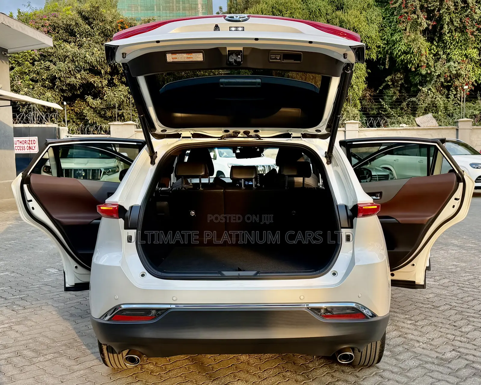Toyota Harrier 2.0 2020 White