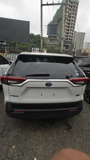 Toyota RAV4 Hybrid 2019 White