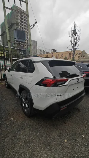 Toyota RAV4 Hybrid 2019 White