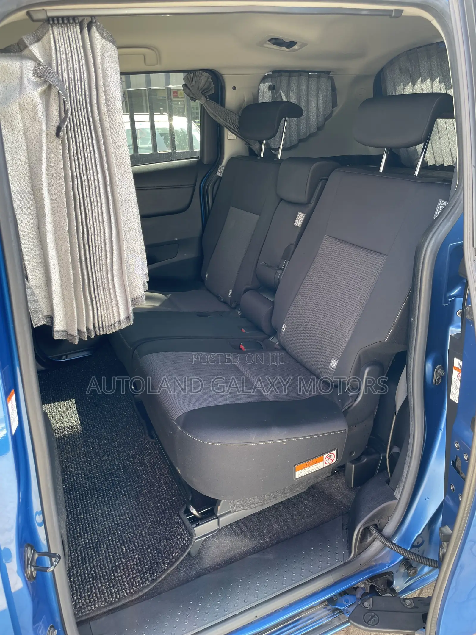 Toyota Sienta 2019 Blue