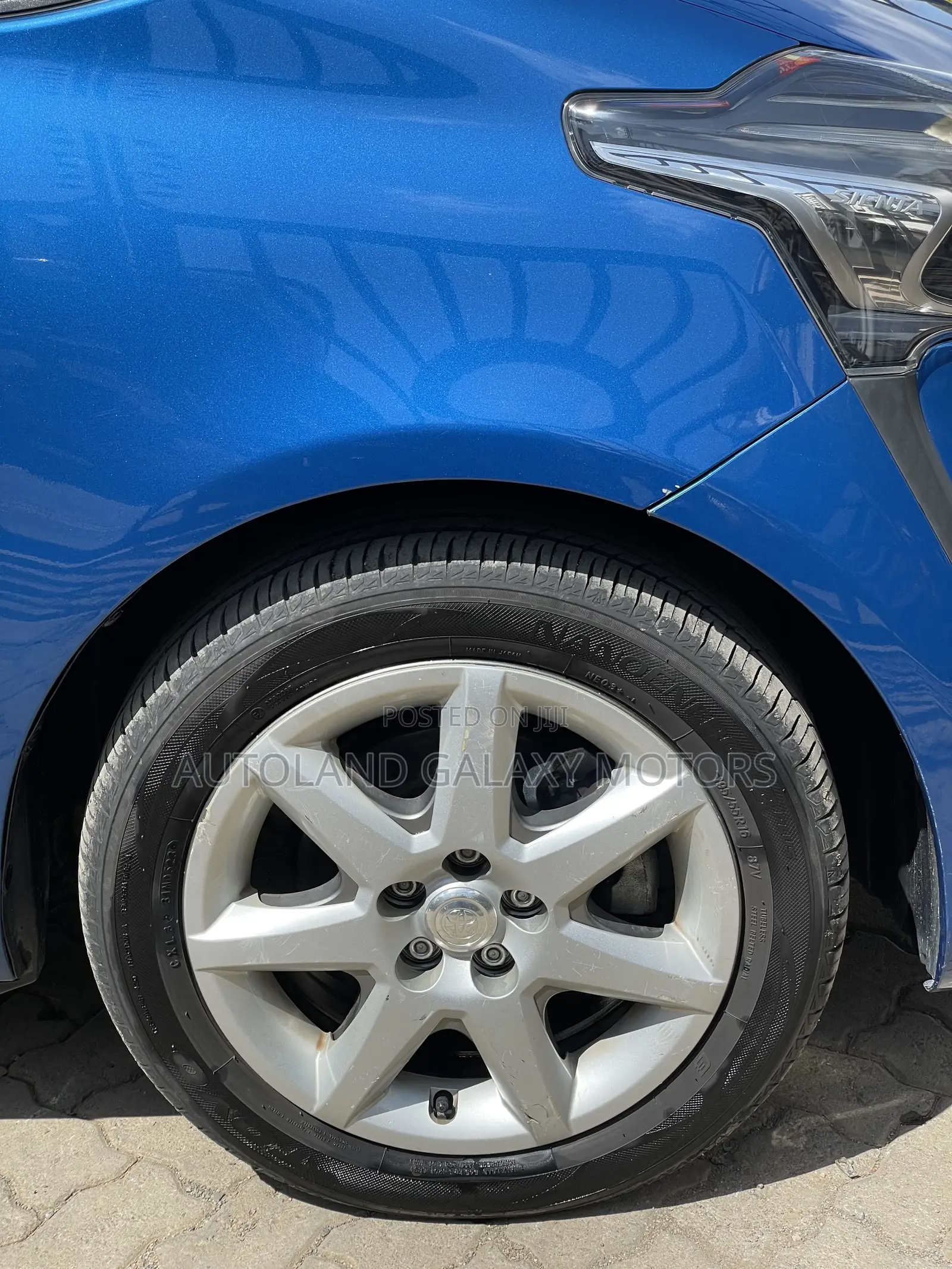 Toyota Sienta 2019 Blue