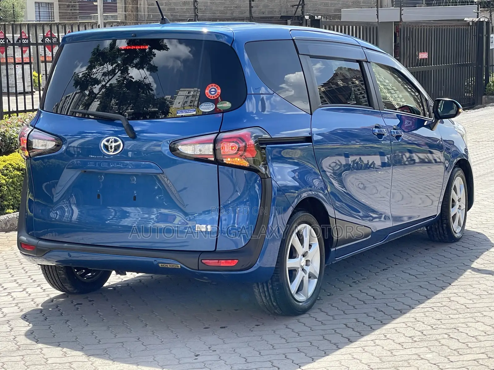 Toyota Sienta 2019 Blue