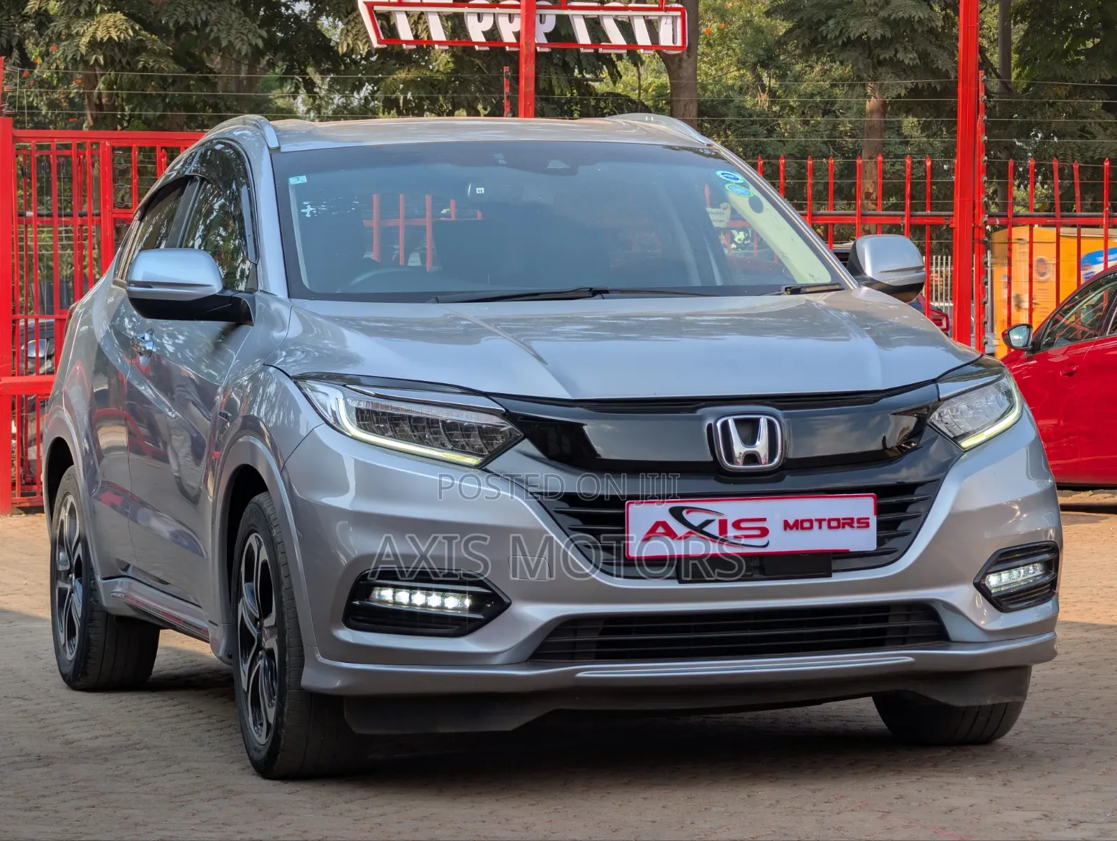 Honda Vezel 2018 Silver