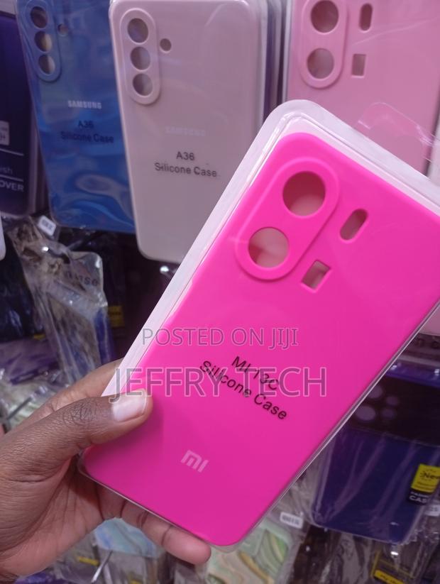 "Mi 13c Hot Pink Matte Silicone Phone Case - thumbnail 2
