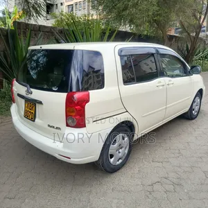 Toyota Raum 2007 White