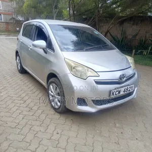 Toyota Ractis 2013 Silver
