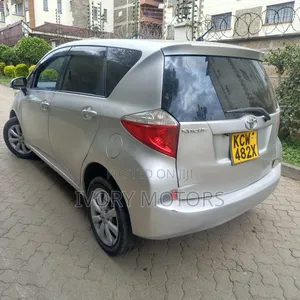 Toyota Ractis 2013 Silver