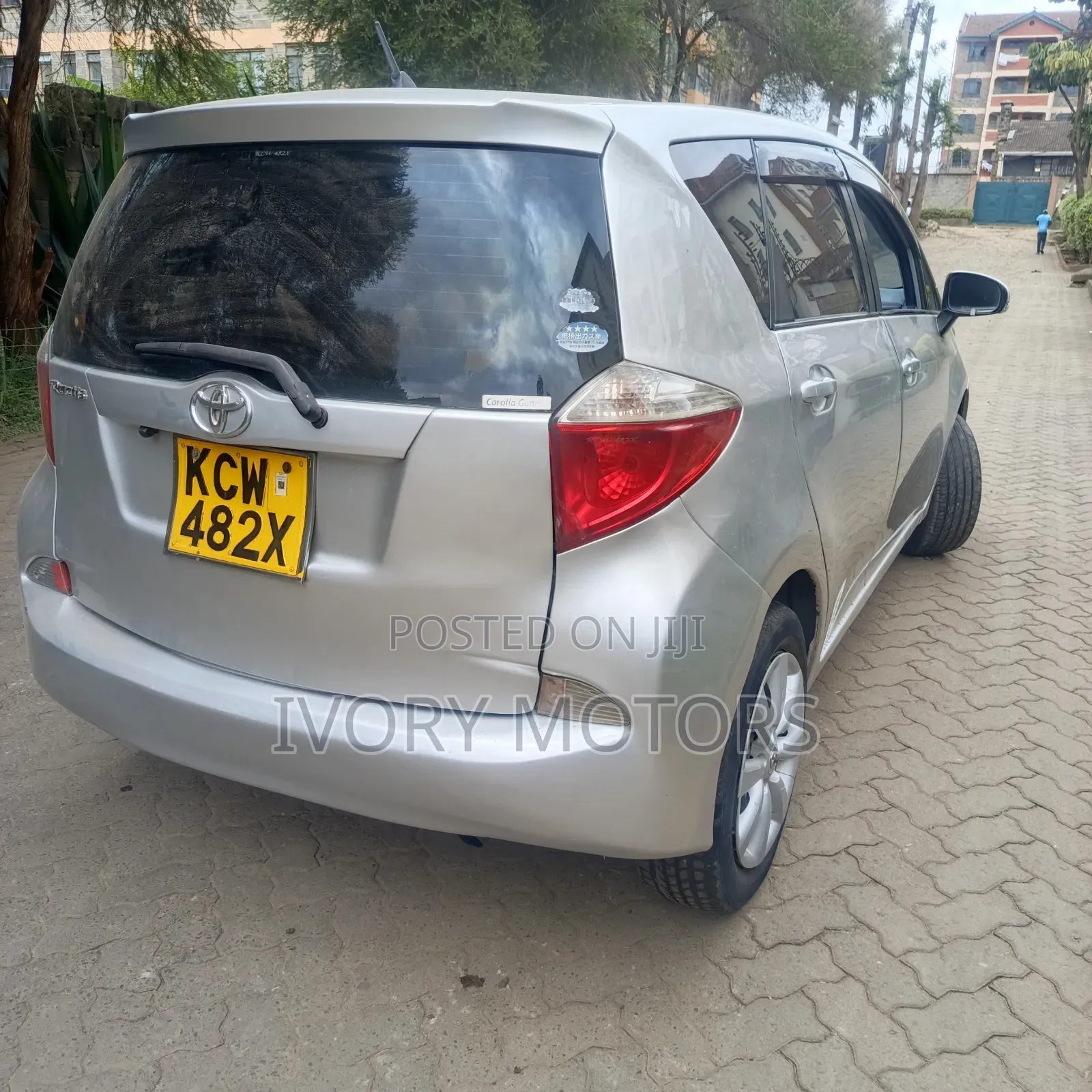 Toyota Ractis 2013 Silver