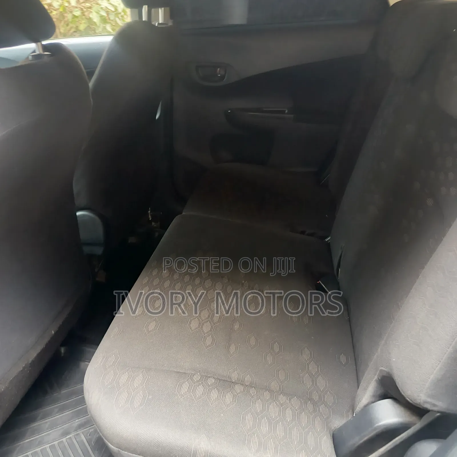 Toyota Ractis 2013 Silver