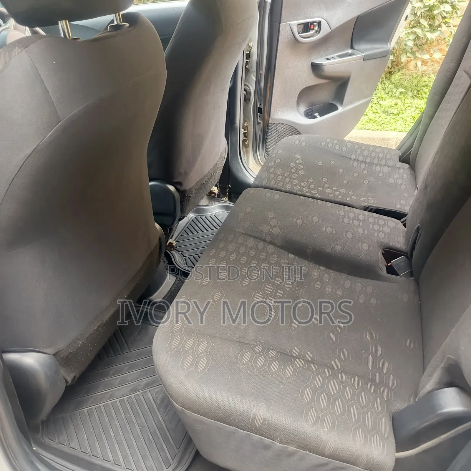 Toyota Ractis 2013 Silver