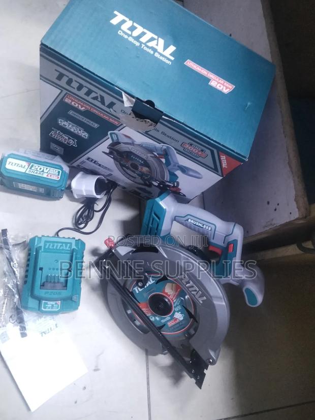Total Cordless Circular Saw Machine