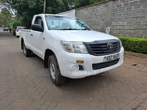Toyota Hilux 2014 Pearl