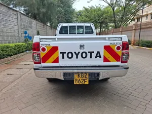 Toyota Hilux 2014 Pearl