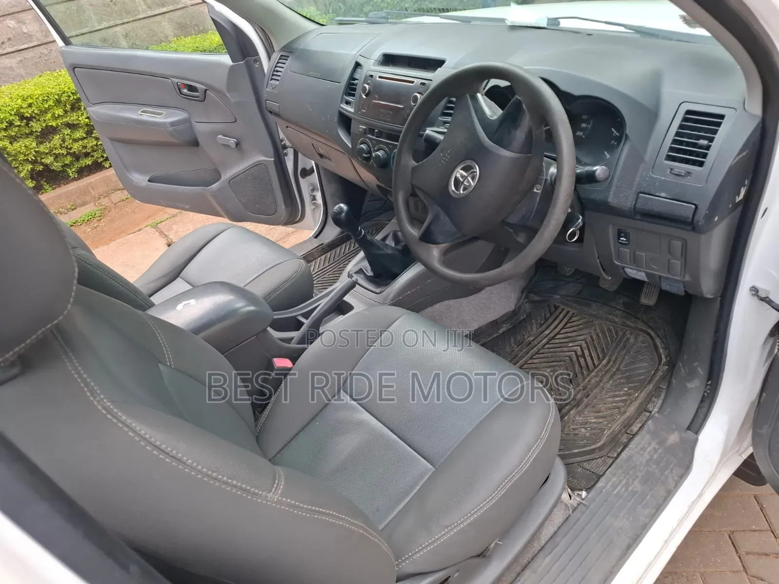 Toyota Hilux 2014 Pearl