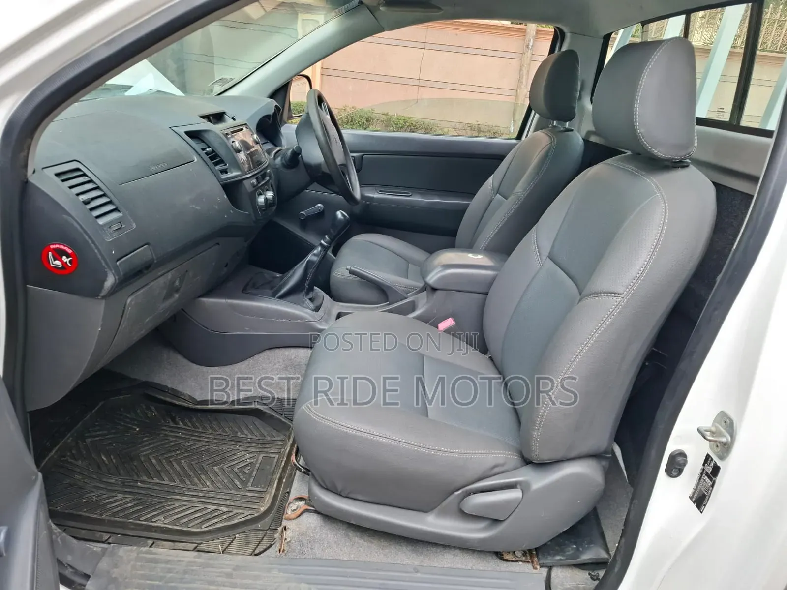 Toyota Hilux 2014 Pearl