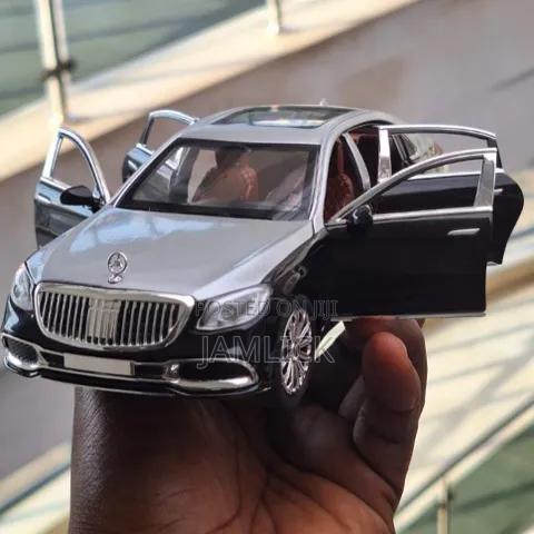 Black Mercedes-Maybach S600 Diecast Metal Model Car - Gn