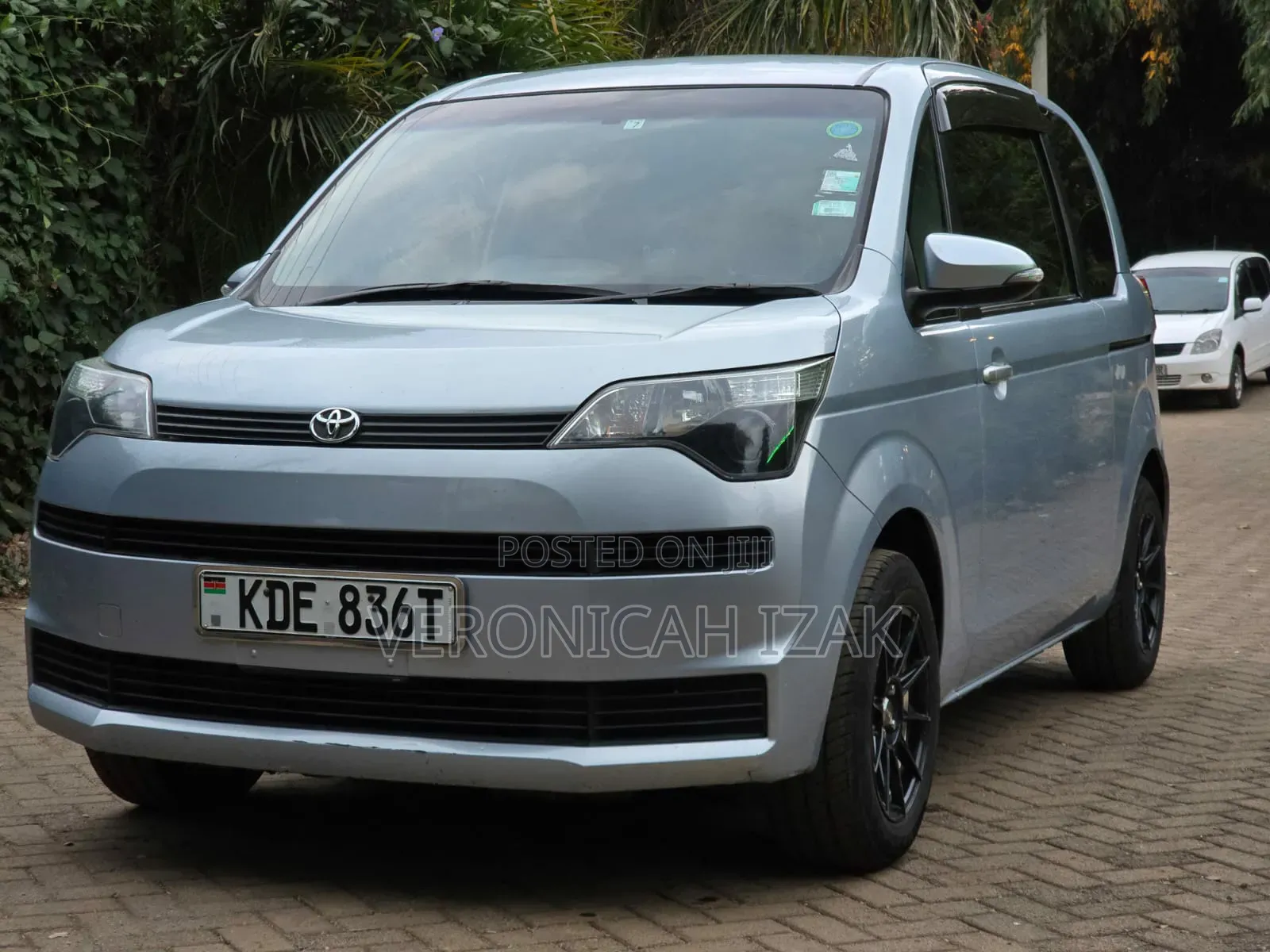 Toyota Spade 2014 Silver
