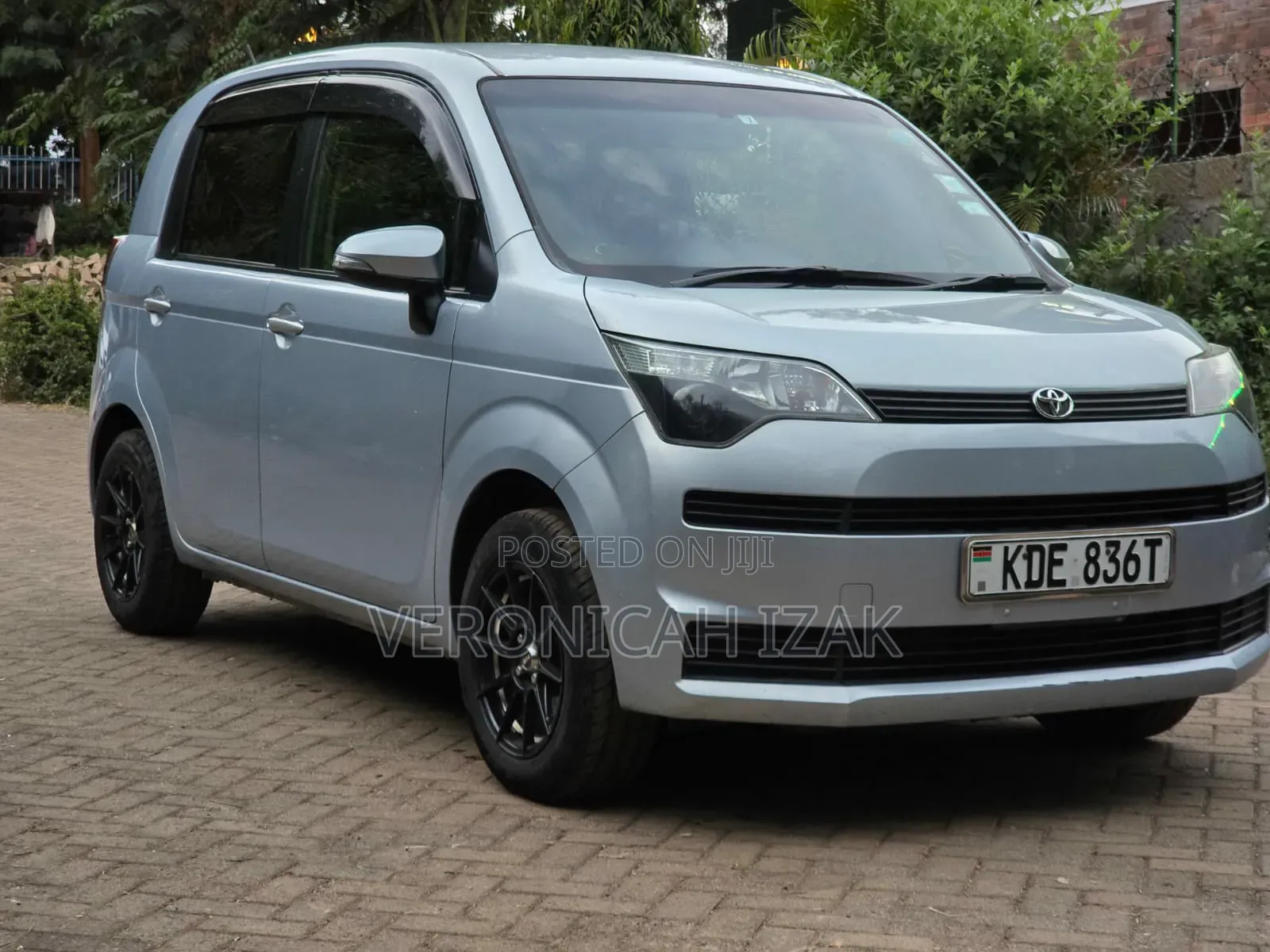 Toyota Spade 2014 Silver