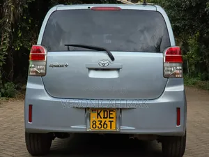 Toyota Spade 2014 Silver