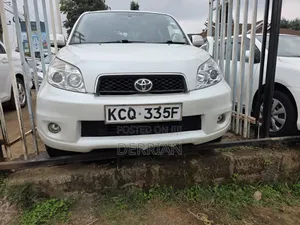 Toyota Rush 2011 White