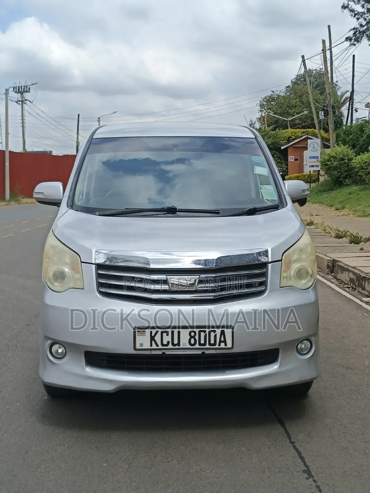 Toyota Noah 2012 Silver