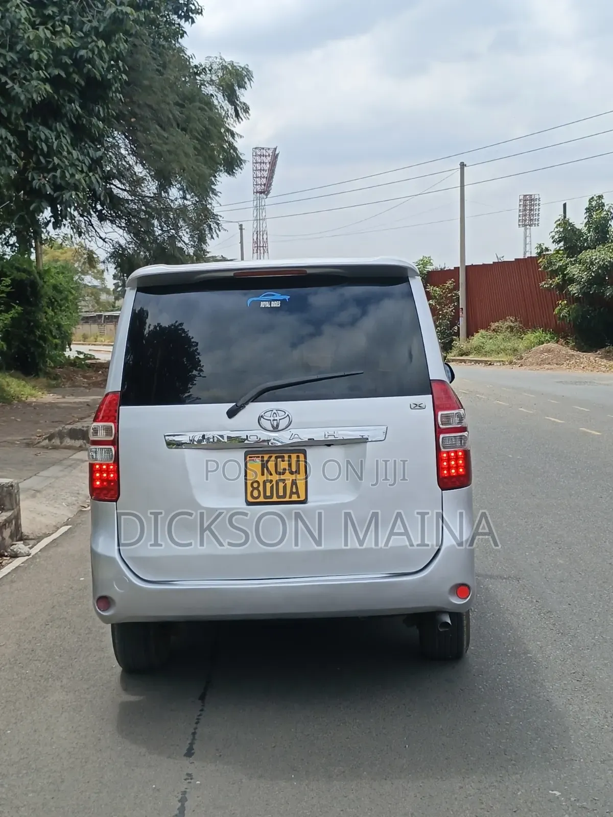 Toyota Noah 2012 Silver