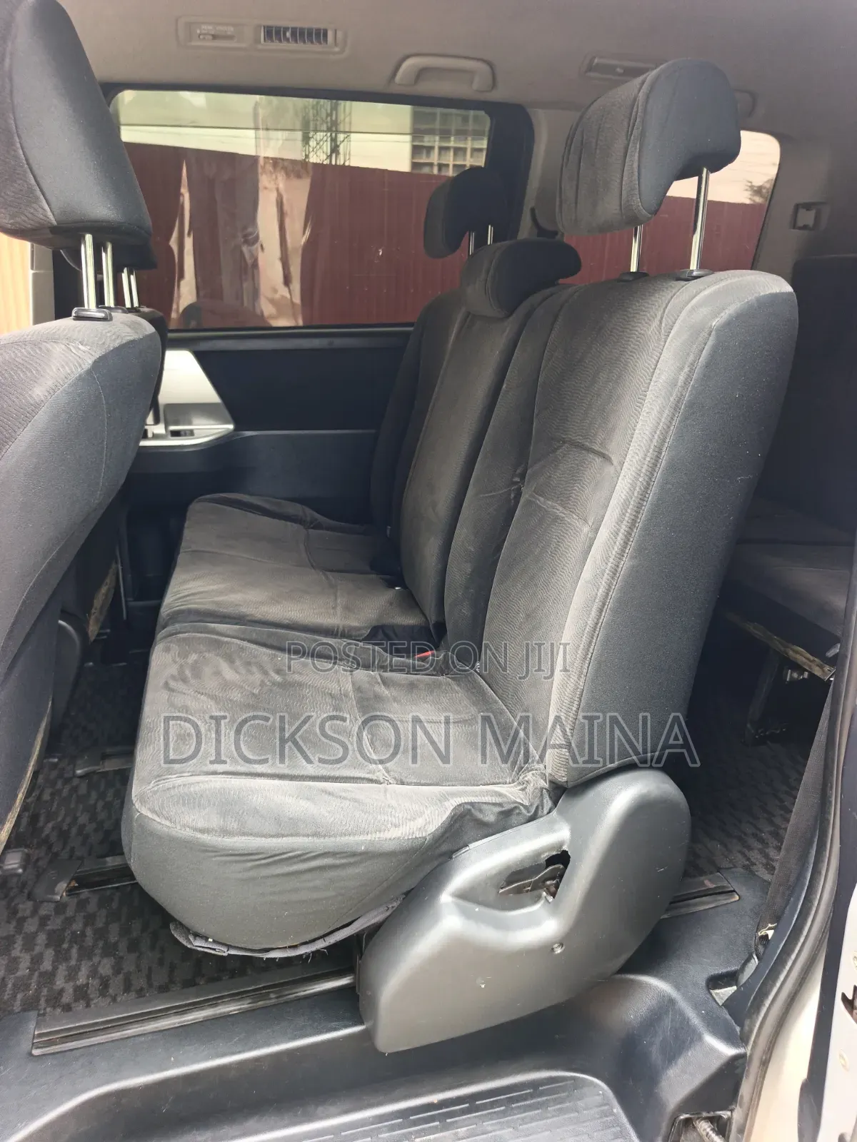 Toyota Noah 2012 Silver