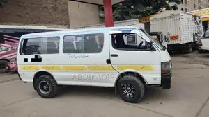 Toyota HiAce 2002 White