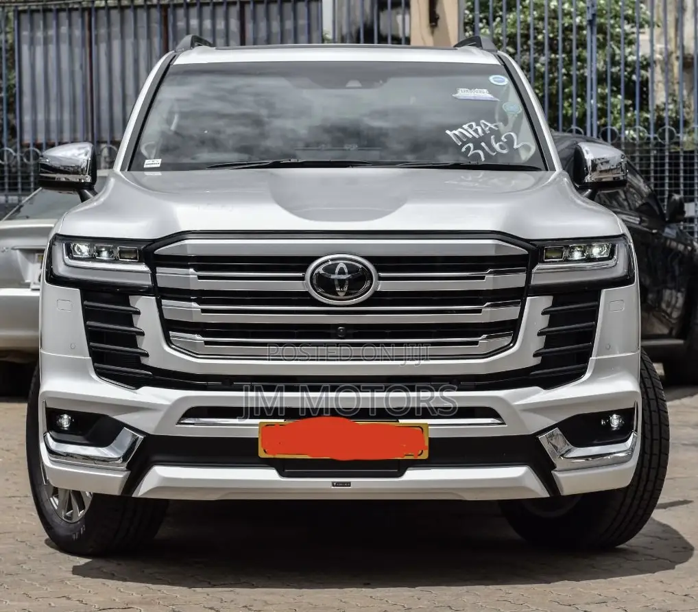 Toyota Land Cruiser LC300 2023 Pearl