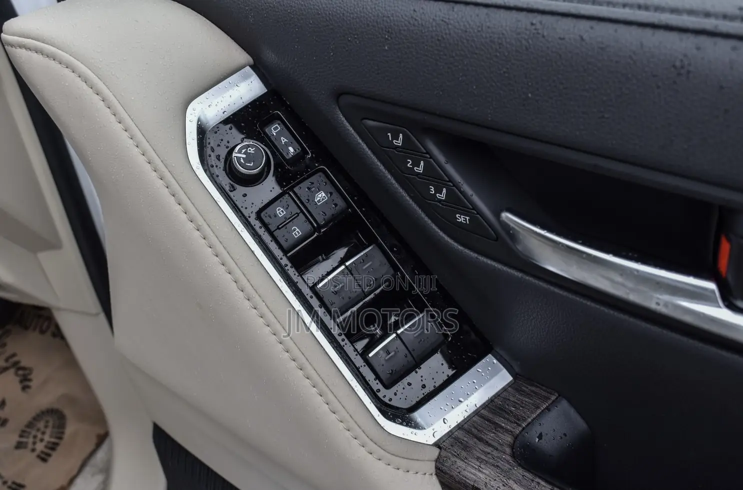 Toyota Land Cruiser LC300 2023 Pearl