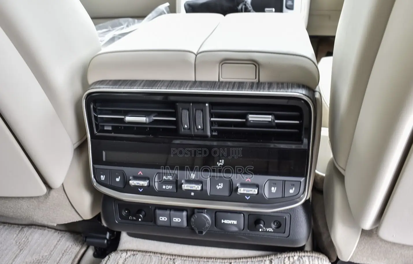 Toyota Land Cruiser LC300 2023 Pearl