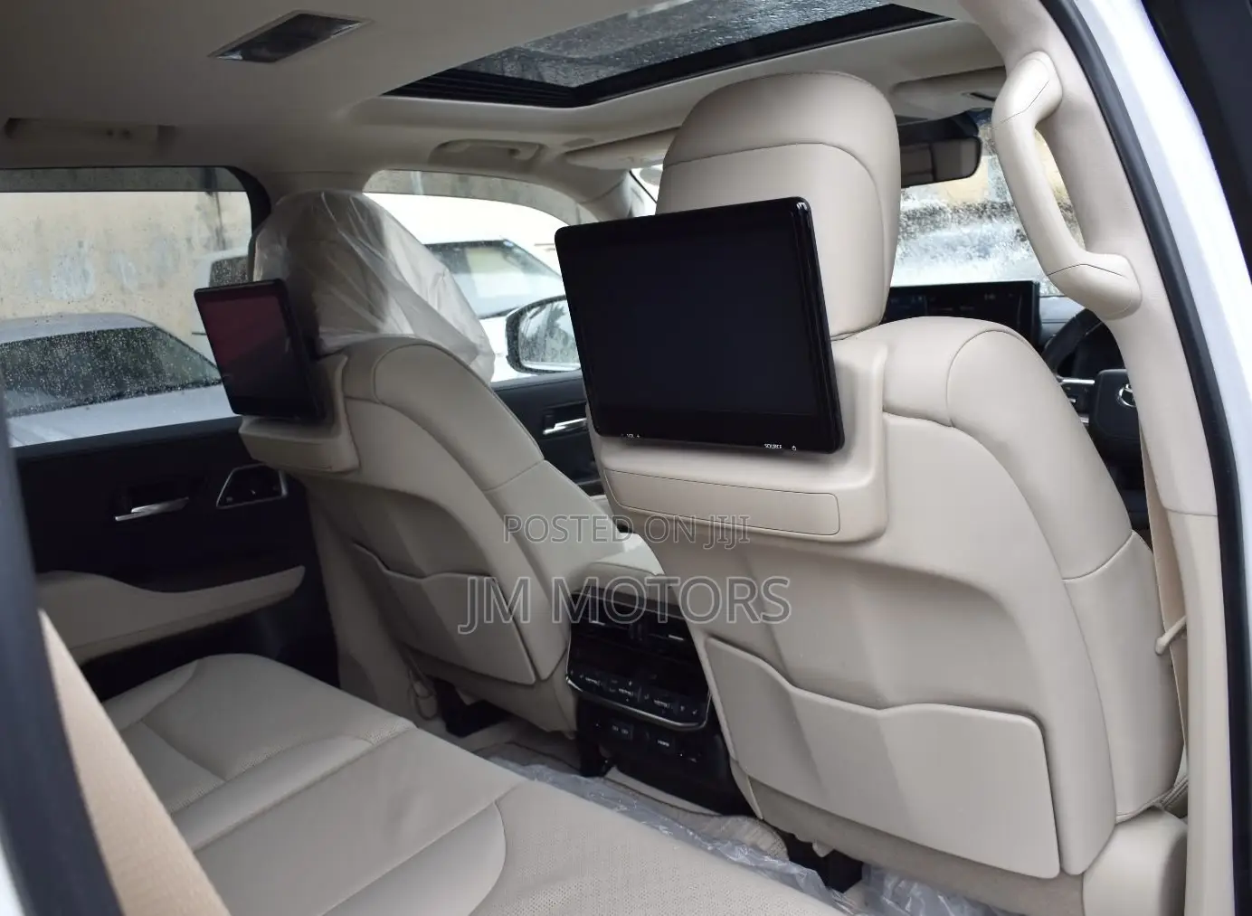 Toyota Land Cruiser LC300 2023 Pearl