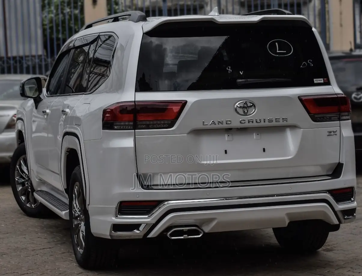Toyota Land Cruiser LC300 2023 Pearl