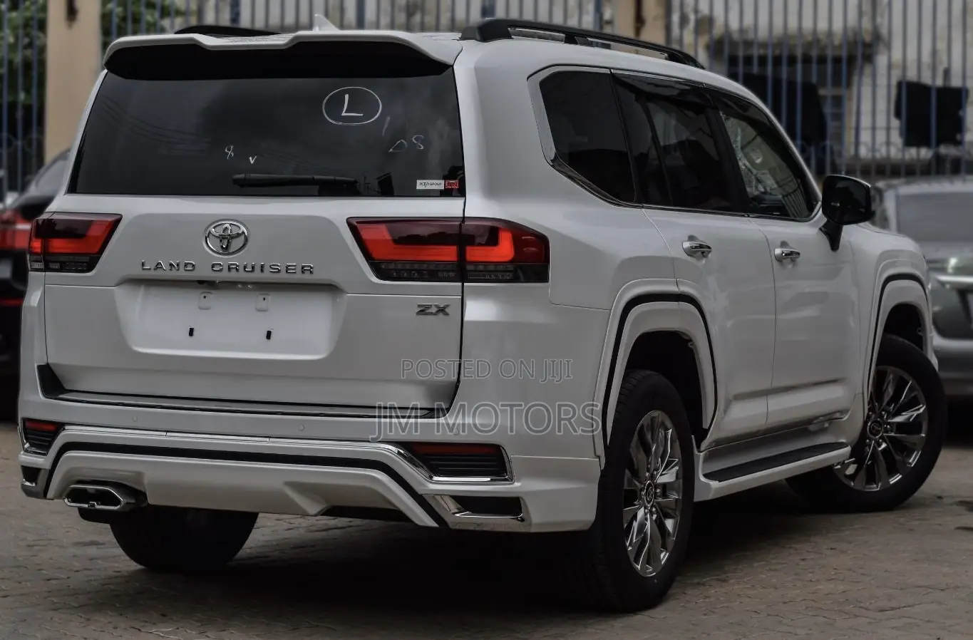 Toyota Land Cruiser LC300 2023 Pearl