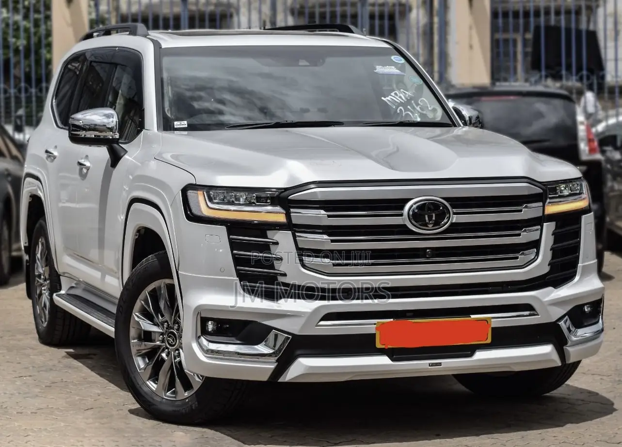 Toyota Land Cruiser LC300 2023 Pearl
