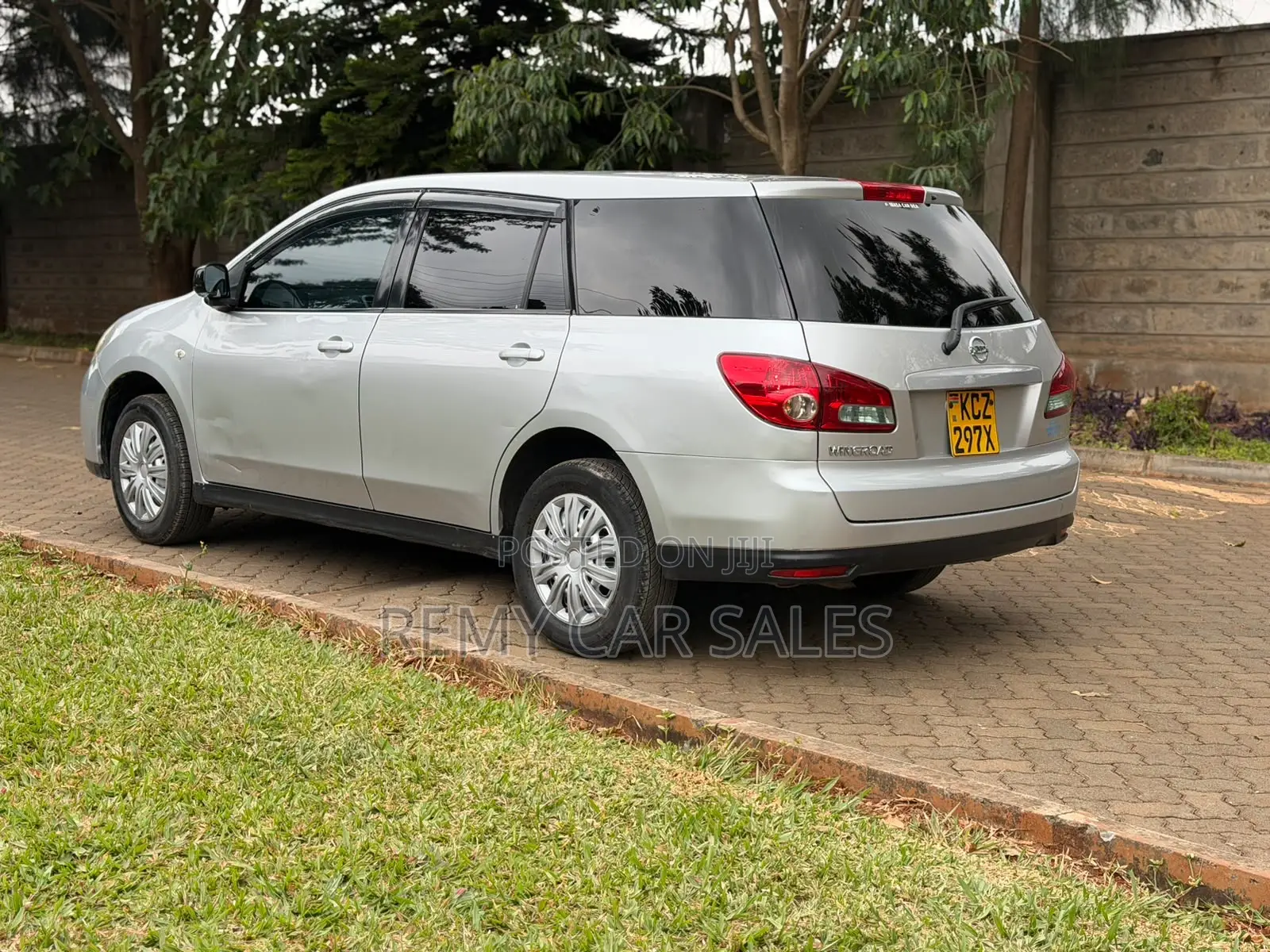Nissan Wingroad 2013 Silver