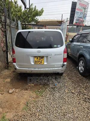 Toyota Succeed SV Premium 2016 Silver