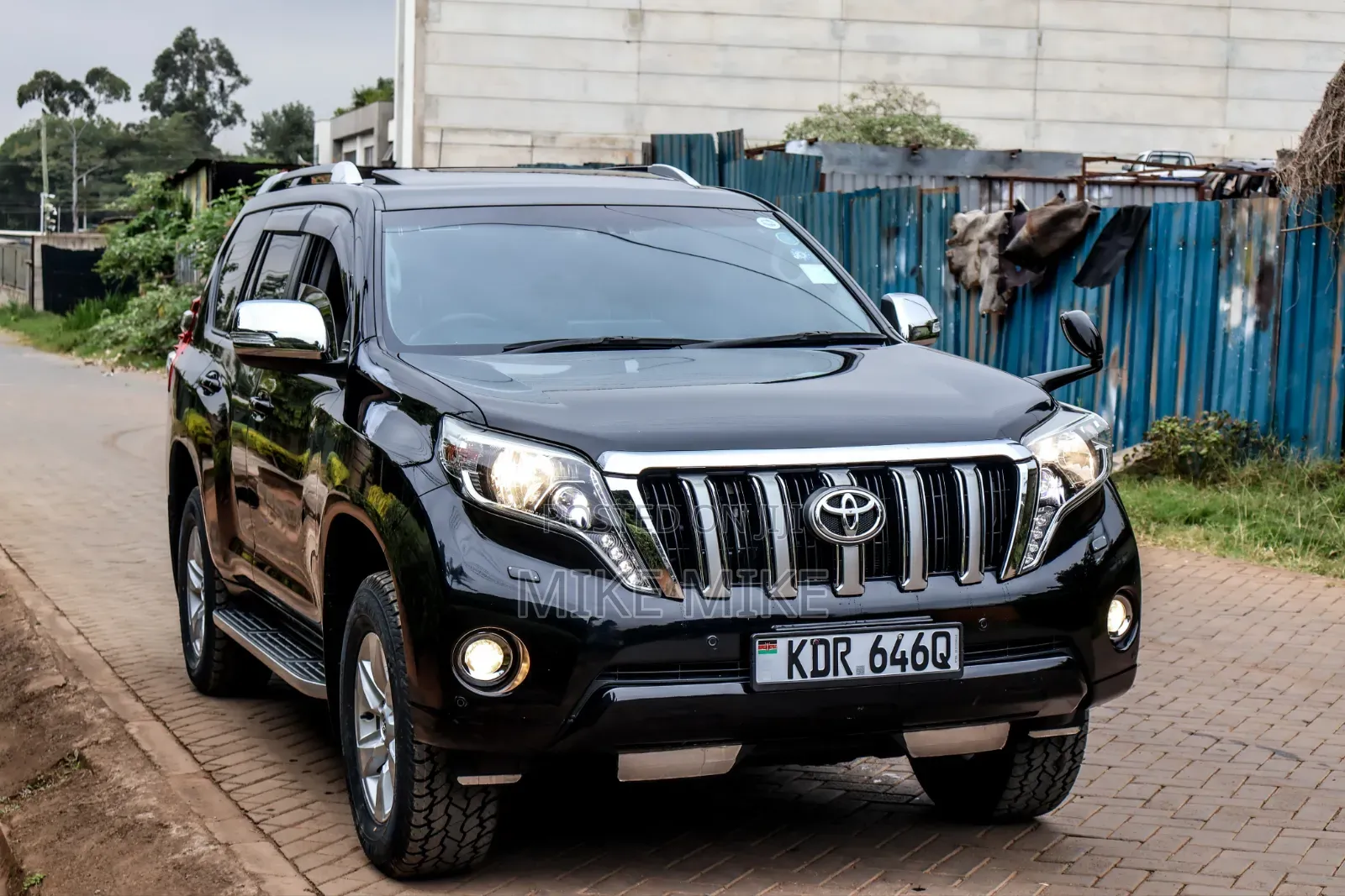 Toyota Land Cruiser Prado 2017 Black