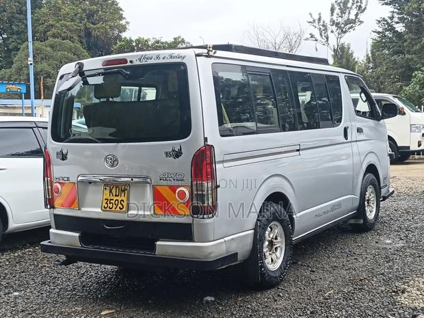 Toyota HiAce 2016 Silver - thumbnail 4