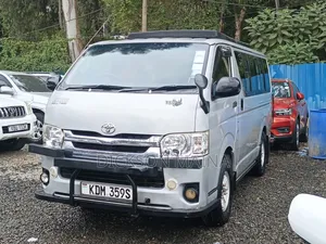 Toyota HiAce 2016 Silver