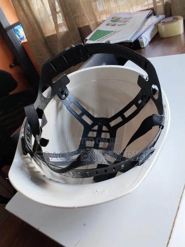 Protective Safety Helmet - thumbnail 2
