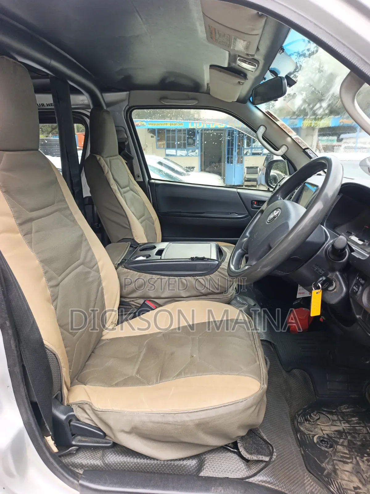 Toyota HiAce 2016 Silver